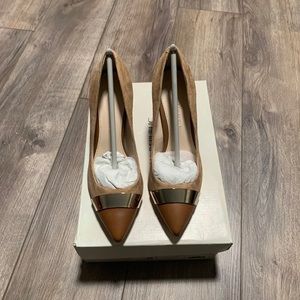 Brand New Banana Republic two tone pumps
